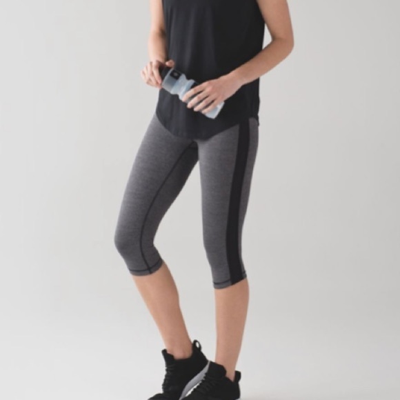 LULULEMON - Squad Goals Crop 17” - Picture 2 of 6